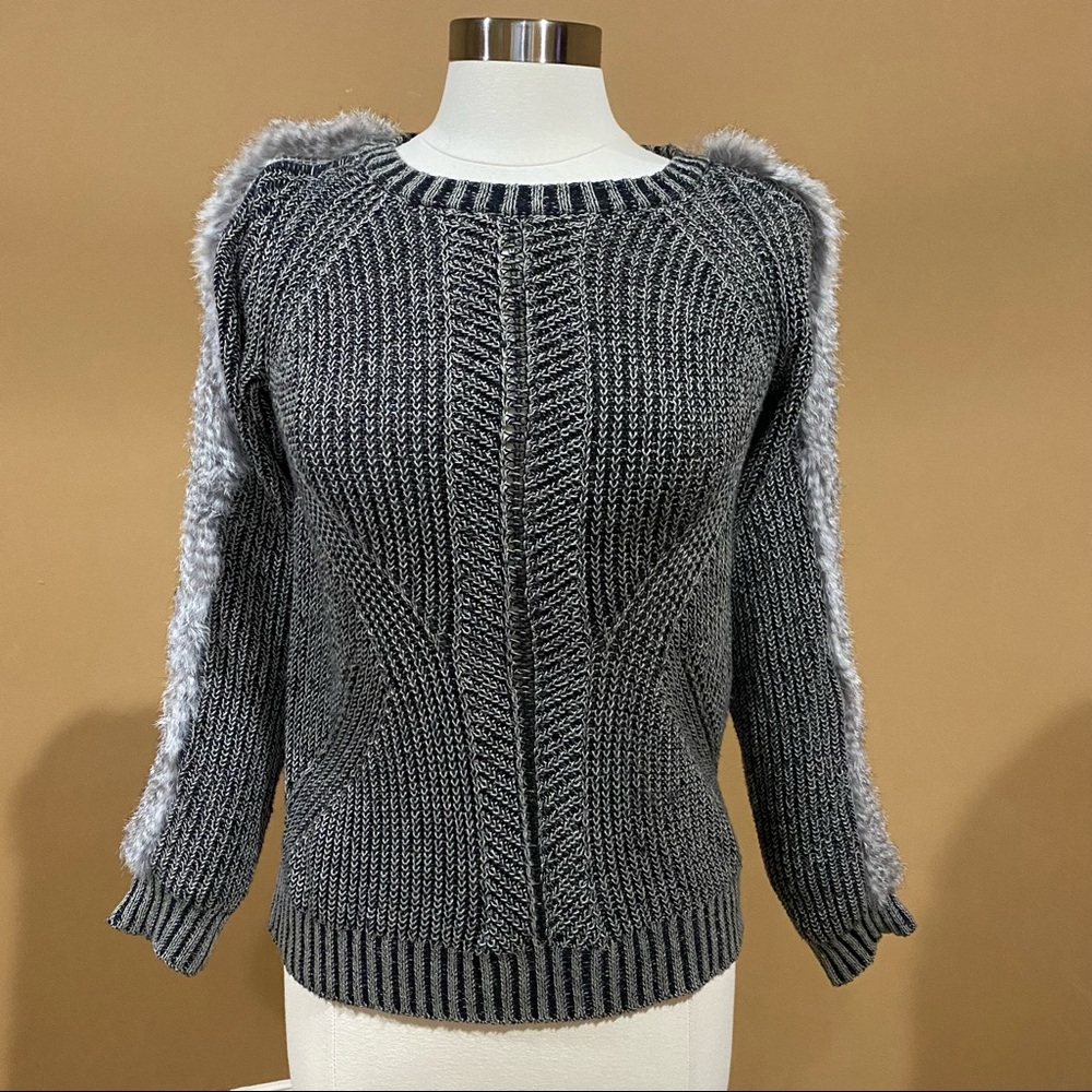Nicole Miller Gray Crew Neck Sweater